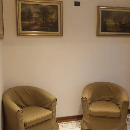 Garda 4u לינה וארוחת בוקר דסנזאנו דל גארדה